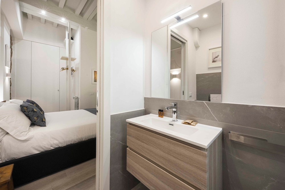Deluxe Pitti Suites by MMega