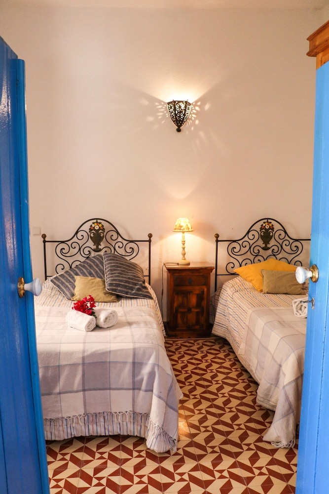 Idyllic Farm House With Huge Garden for 14pax