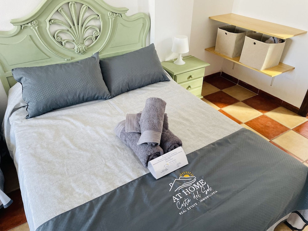 Estudio Cordoba Jimena by At Home Costa del Sol