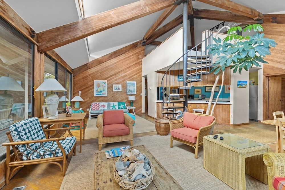 Beach Grove 3 Bedroom Home