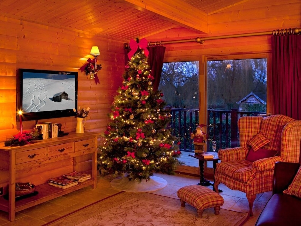 Oxford Vacations - Cherbridge Lodges Riverside Lodges Short Lets - Property Image 7