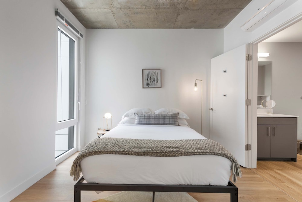 Group-ready 4BR Free Parking Walkable