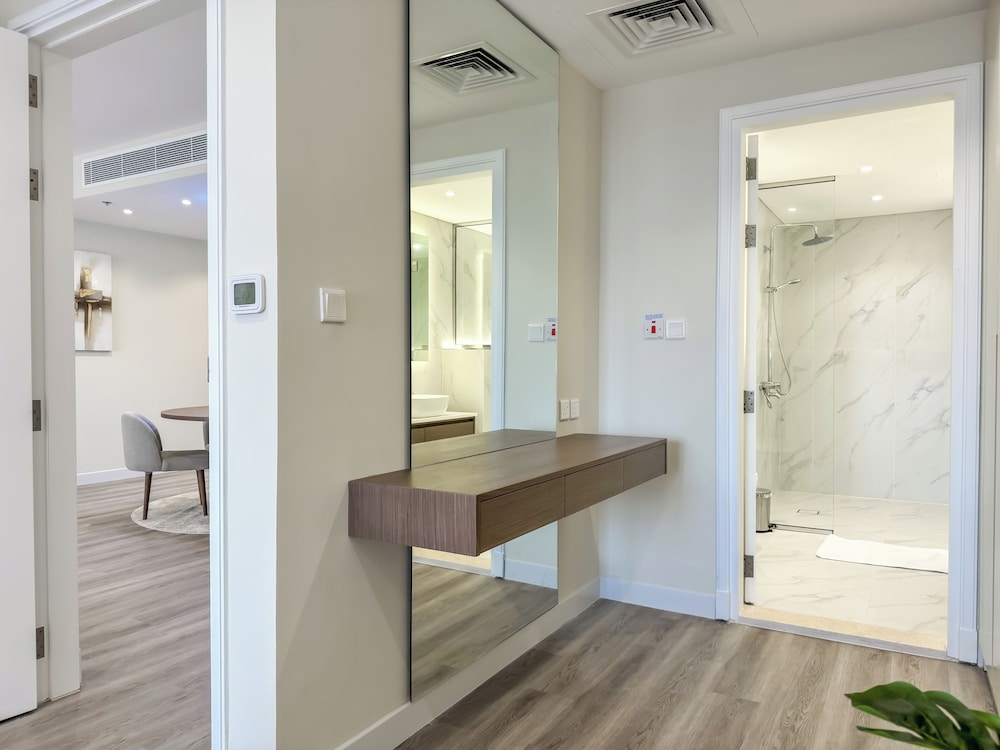 Resort Apartments - Royal Amwaj North