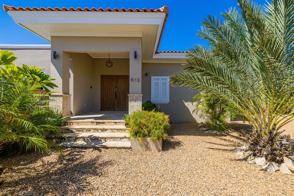 Amazing 4BR 3BA Villa Palm Beach w NEW Pool