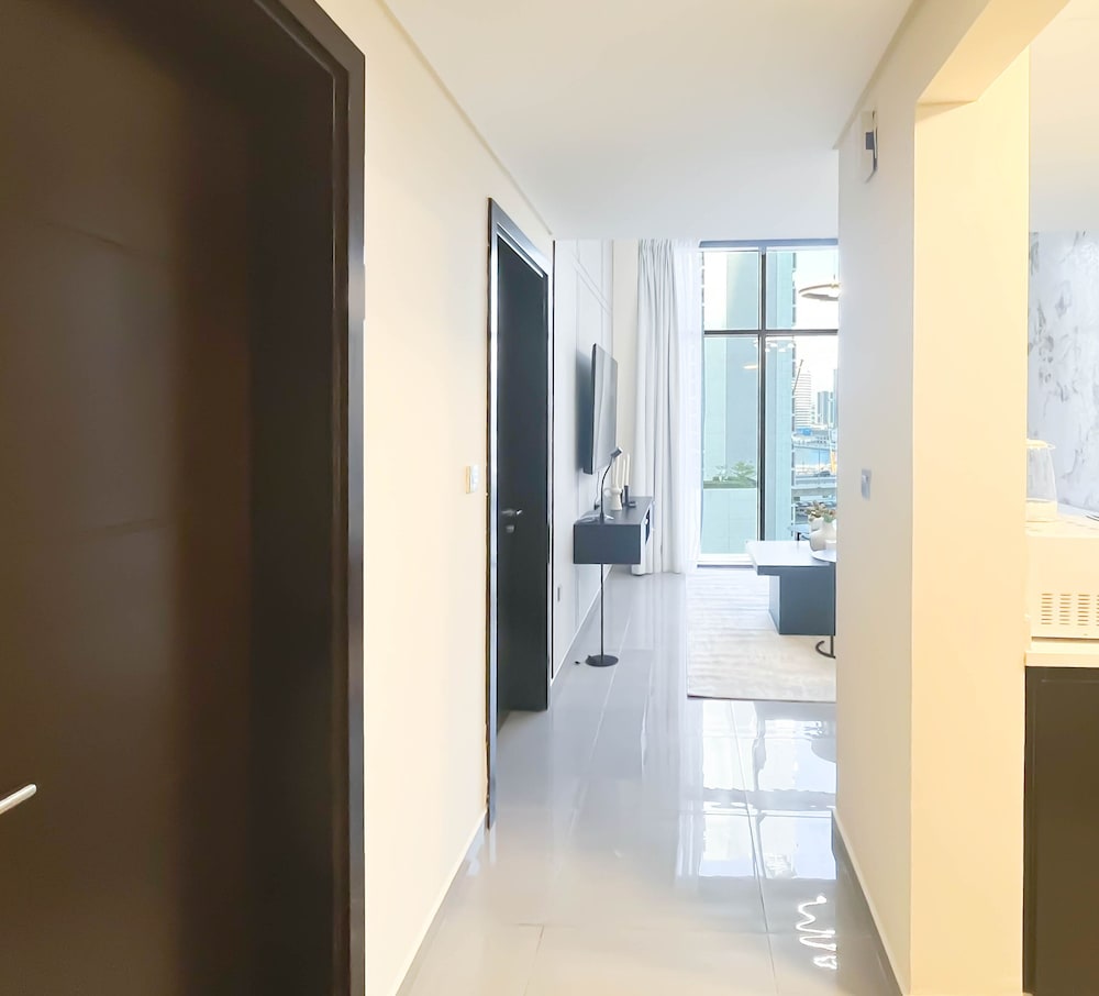 Luxury 2BR in Merano Tower Stunning City Views