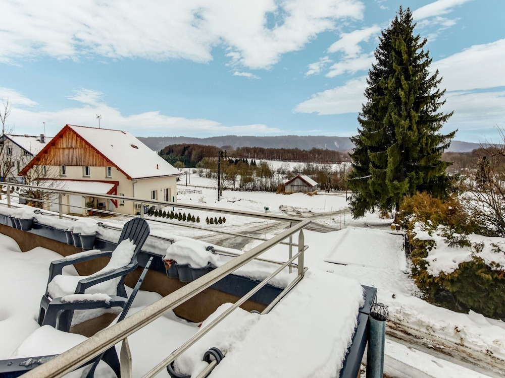 Beautiful Cottage in La Chaux With Jacuzzi