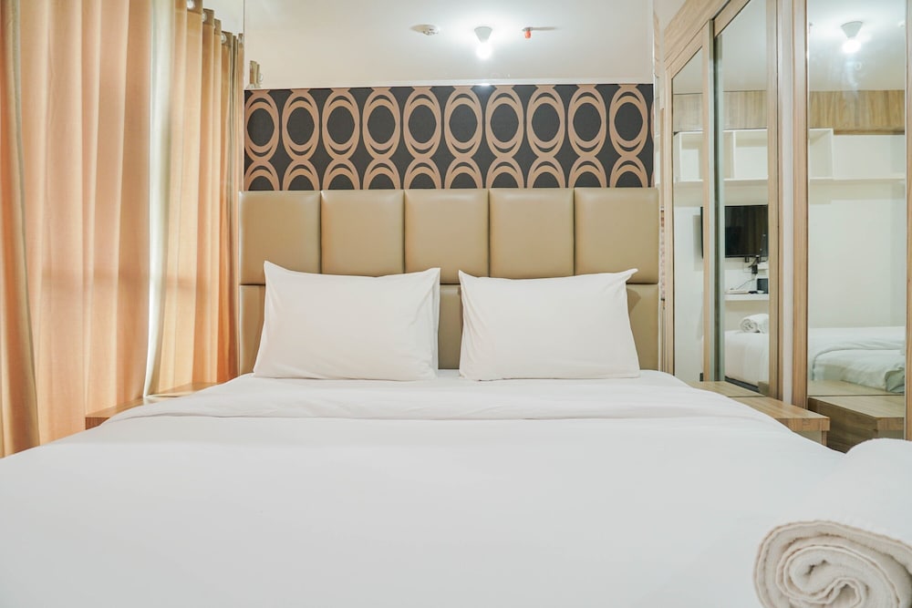 Chic and Cozy Studio at Tifolia Apartment view 4
