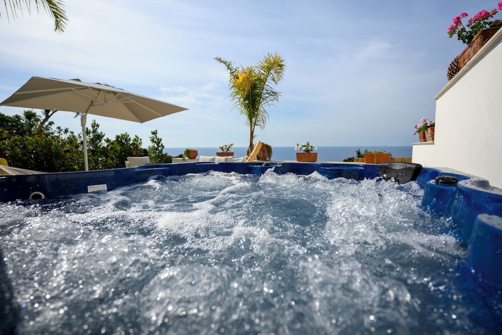 BM SUITE VILLA