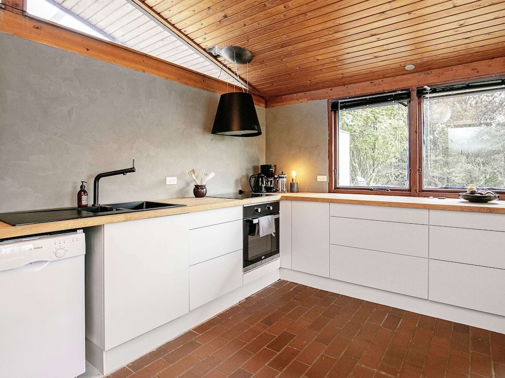 Tranquil Waterfront Retreat-by Traum view 4