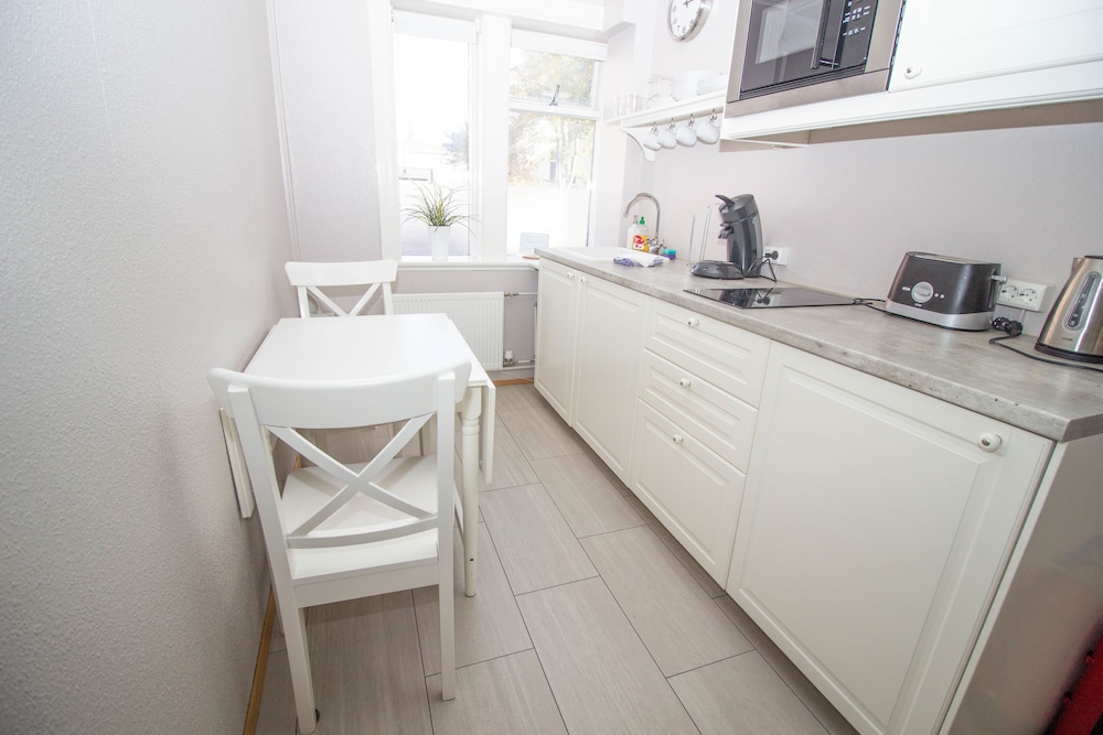 Seafarer Court - Warm and Cozy Apartment view 4