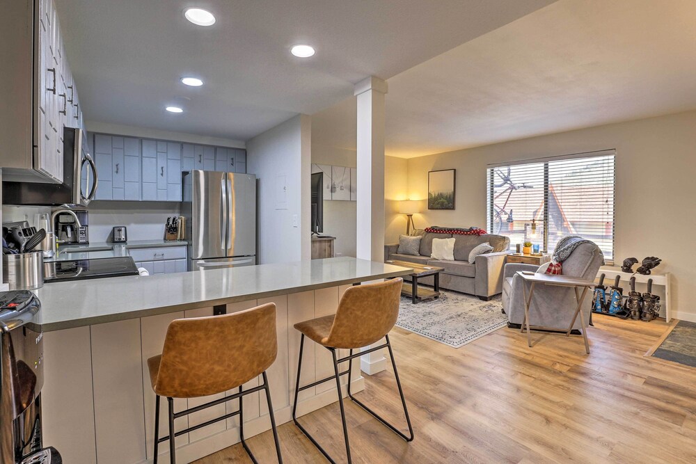 Modern Condo w/ Mtn Views: Near Dillon Reservoir!