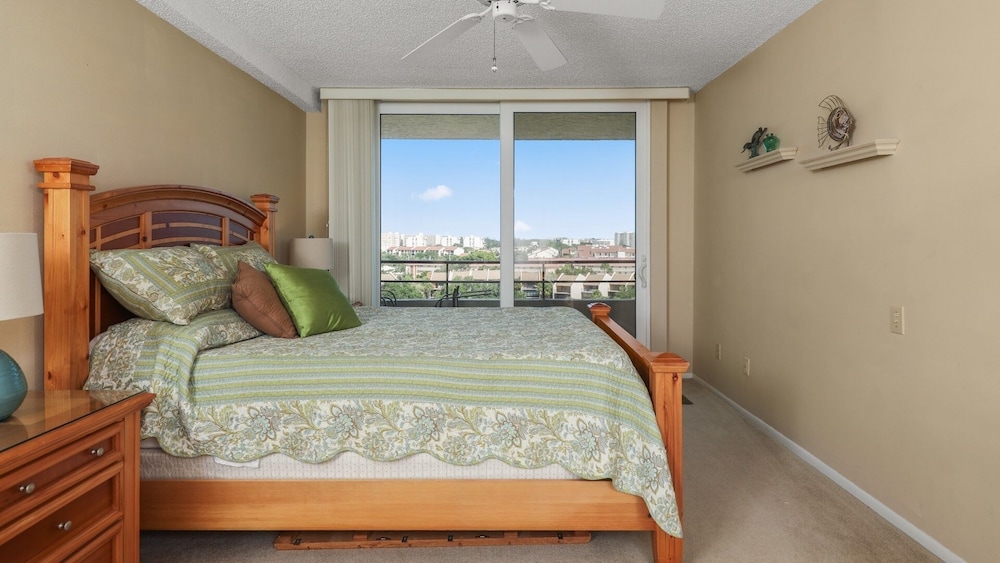 Anchorage Resort 9th Floor 2-Bedroom Condo with Balcony- Gulf Views! Pool, Beach 2 Condo
