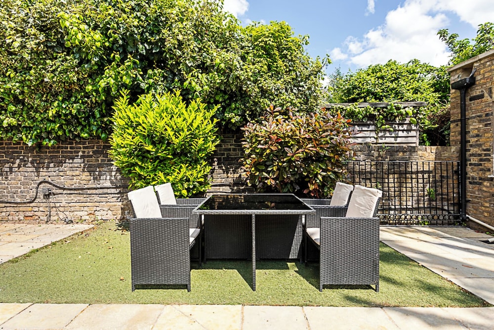 outdoor bbq area