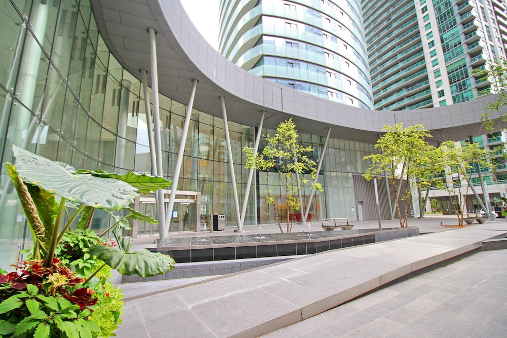 High-Rise Junior 2Br Condo downtown - Image 3