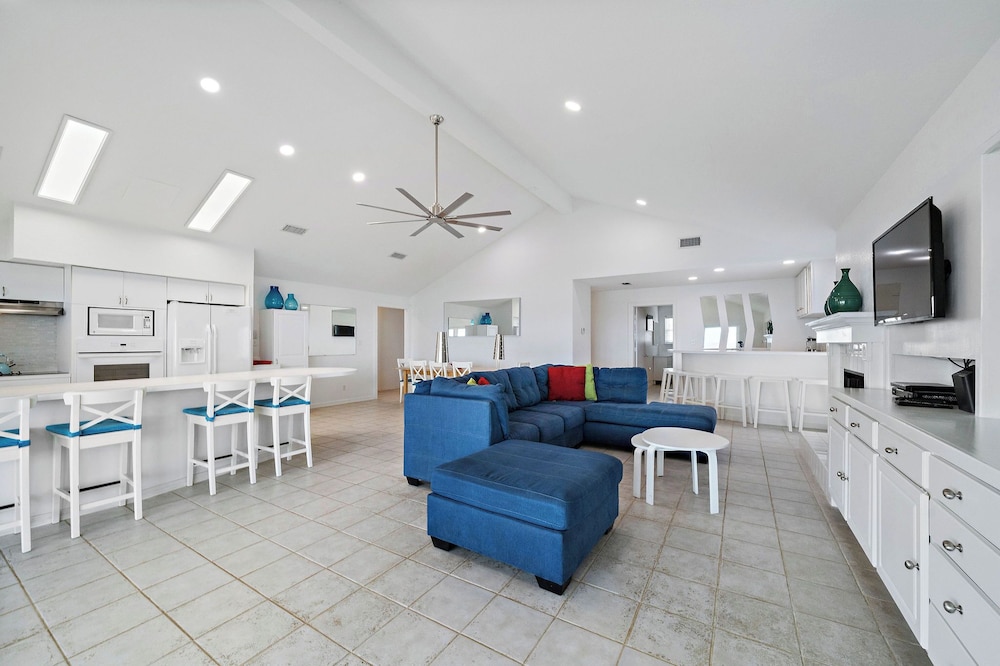 The Beach House by Ryson Vacation Rentals