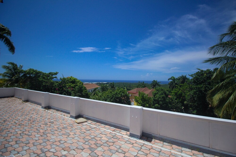 Burlingame Villa