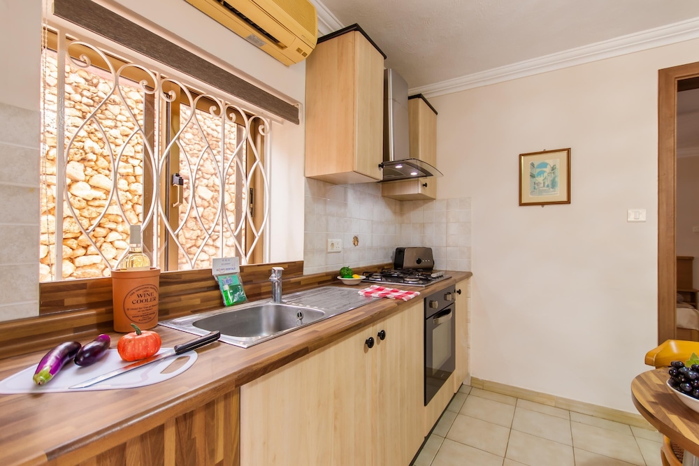 Villa & Pool Apart 3 in Mellieha Bay view 2