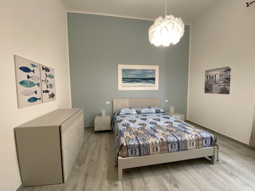 5 bed Places With Parking Space - Ross2s-rif Ross2s