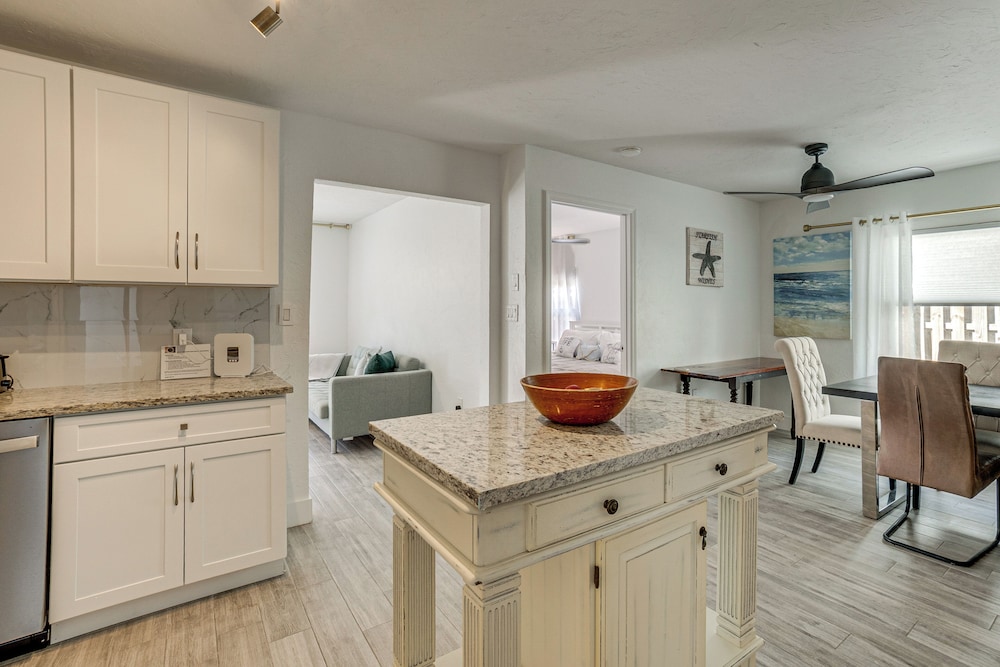 Unwind Poolside + Walk to Beach! Sarasota Retreat