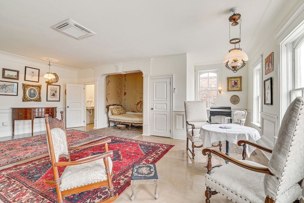 Walkable Main Street Location: Spring Grove Apt