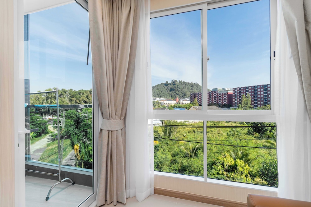 City1BR Condo Pool Gym C261