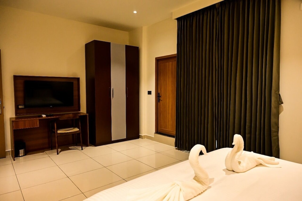Hotel S S International