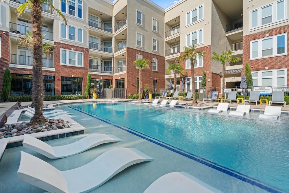 Frisco Stylish 1BD 1BA Apartment view 4
