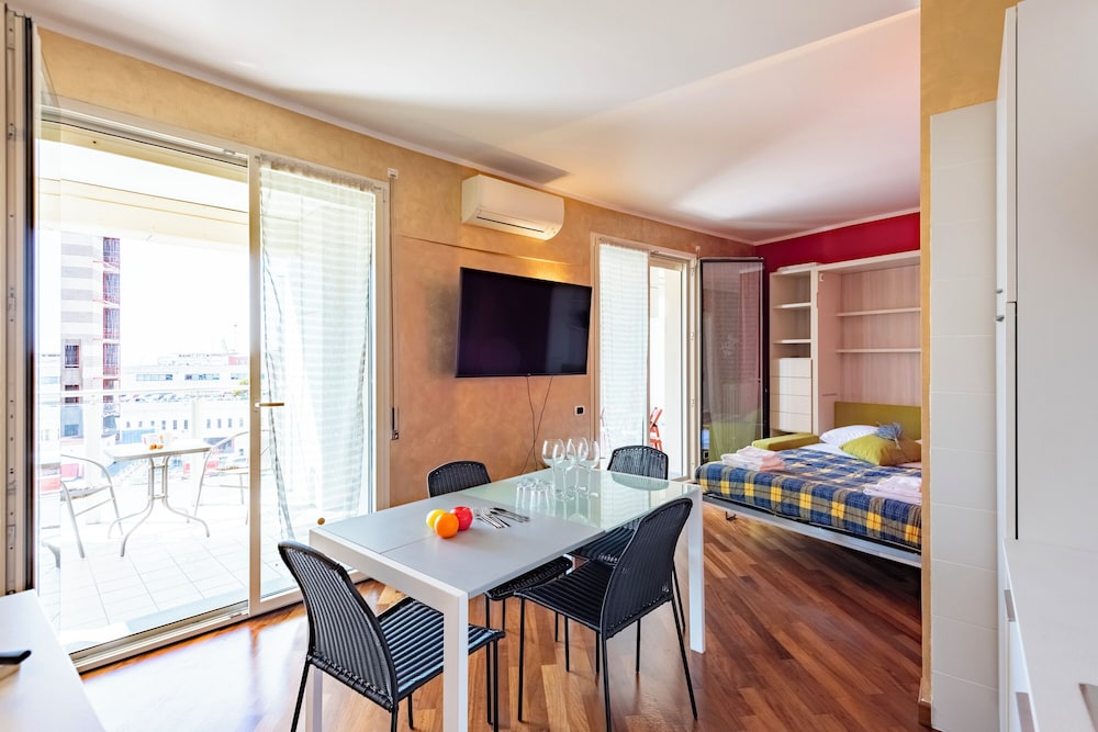 Charming Apartment Genova City View