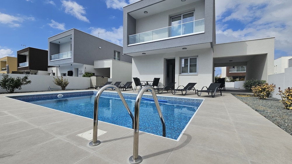 Stay Villa Jasmine in Paphos