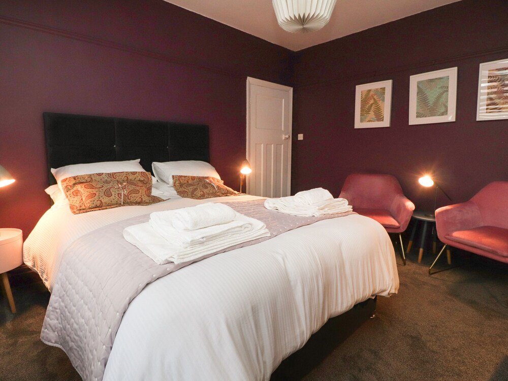 6A Elms Road