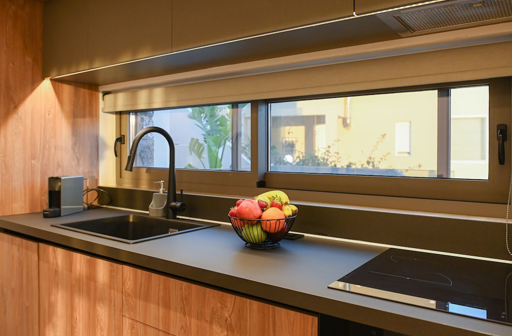 MGK Luxury Suites With a Private Pool Ligaria