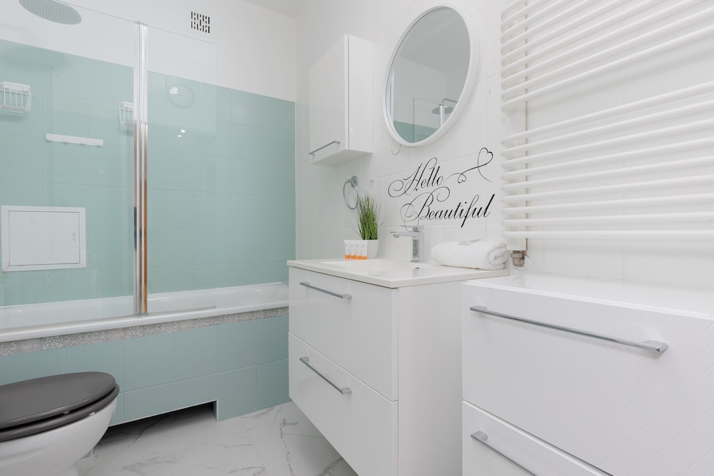 Studio Bielany by Renters view 2