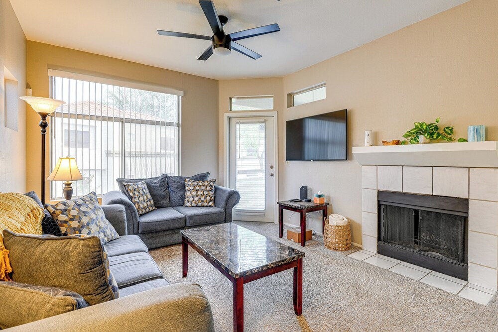 12 Mi to Old Town Scottsdale: Condo w/ Pool Access