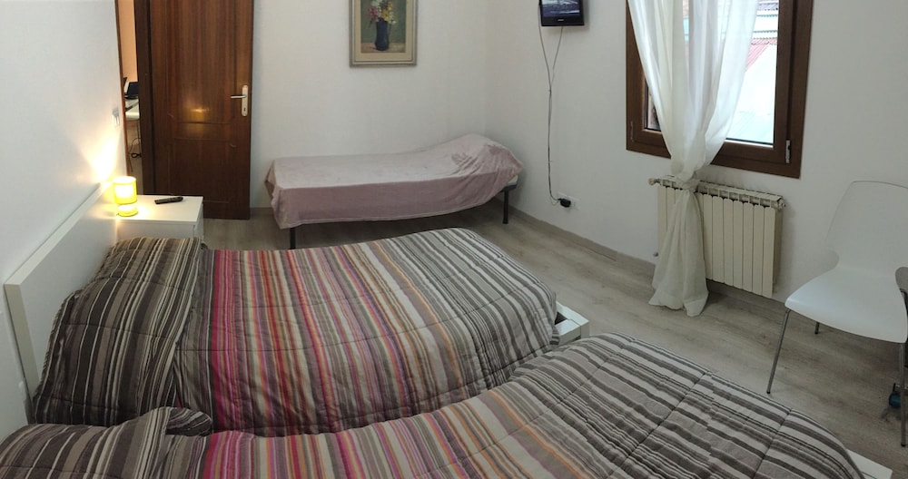 Harry's Guest House