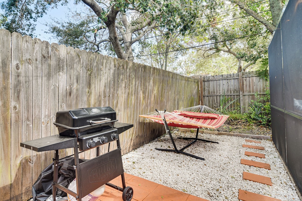 Outdoor Oasis, 4 Mi to Beach: Largo Family Escape!