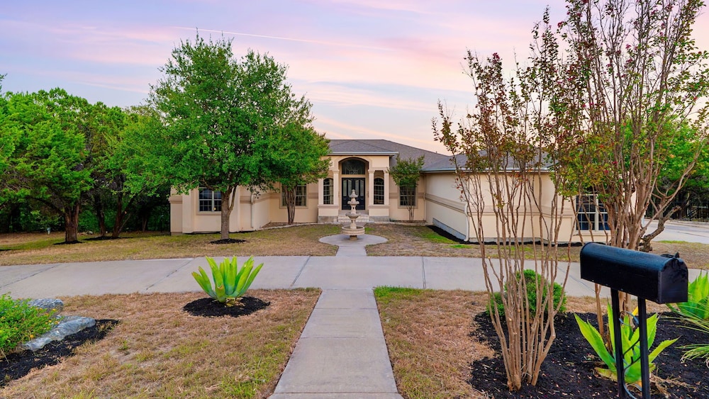 Warbler Drive