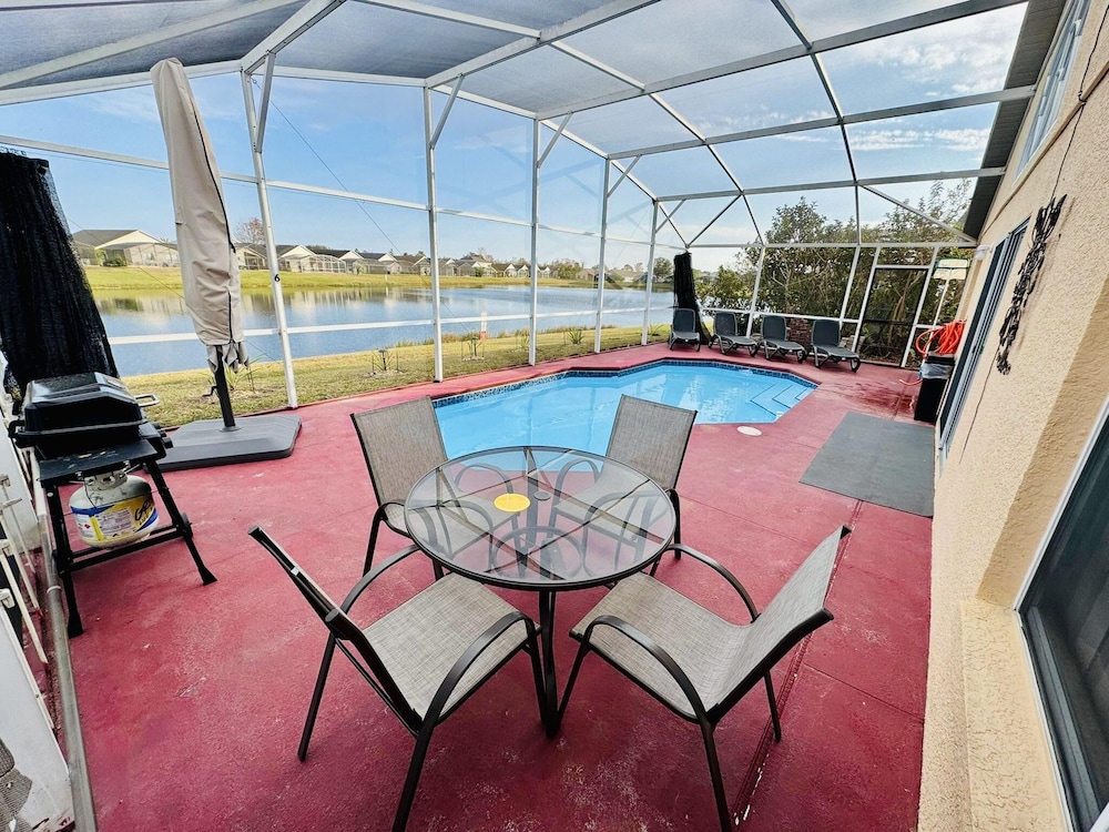 Private Pool House With Lake View, Near all Famous Attractions!!!