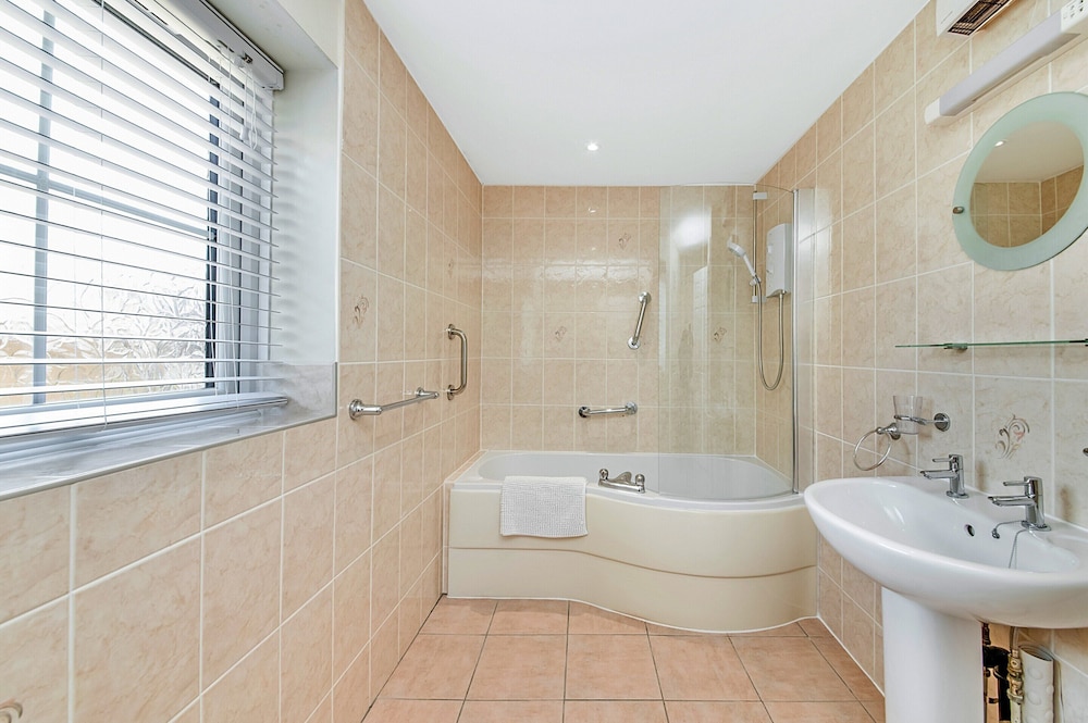 Cottage in Thirsk With Private Hot Tub