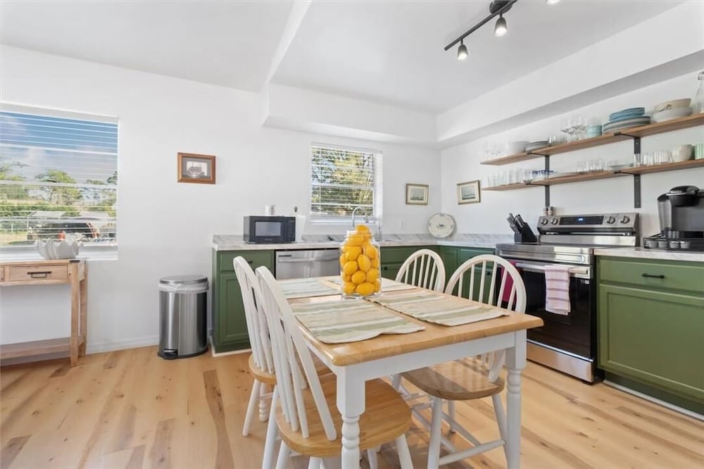 NEW Listing Discount! • Near Manatees & Springs