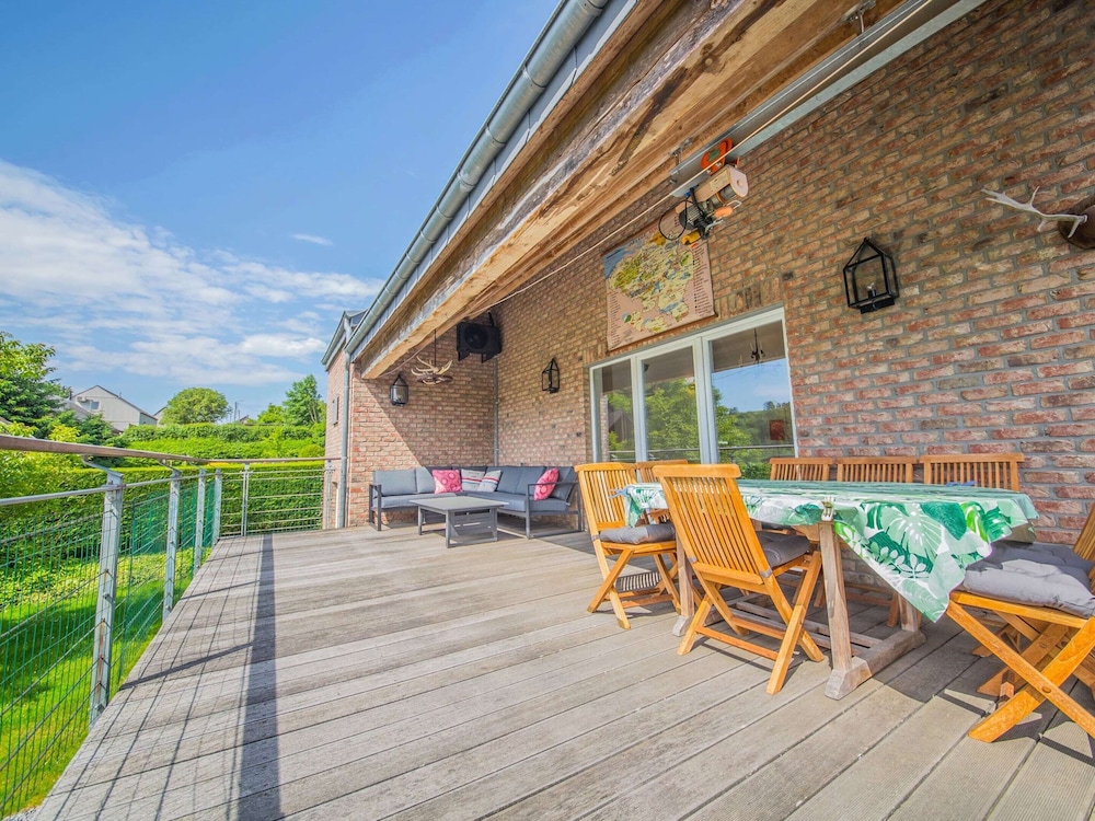Holiday Home With a Terrace in Warisy