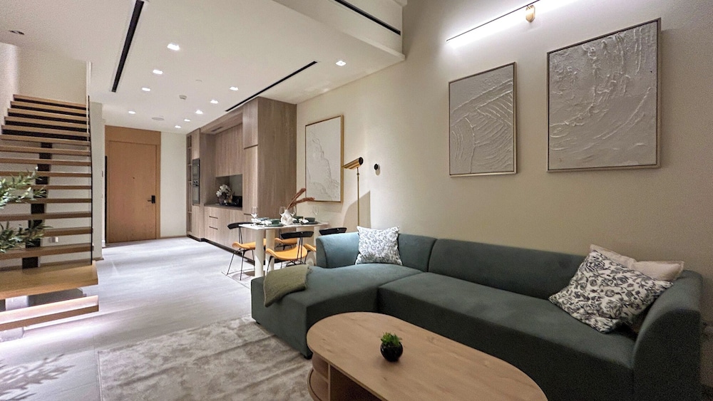 Stylish 1BR Penthouse in The Autograph