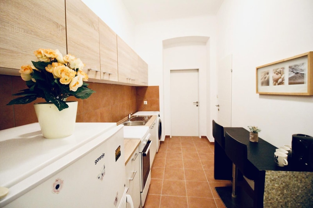 Cozy 2BR Apartment Near Augarten