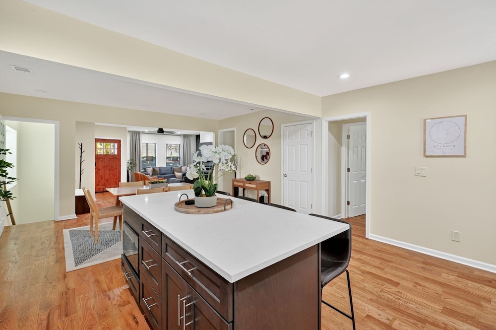 Atlanta Family Retreat 5br And Backyard 5 Bedroom Home