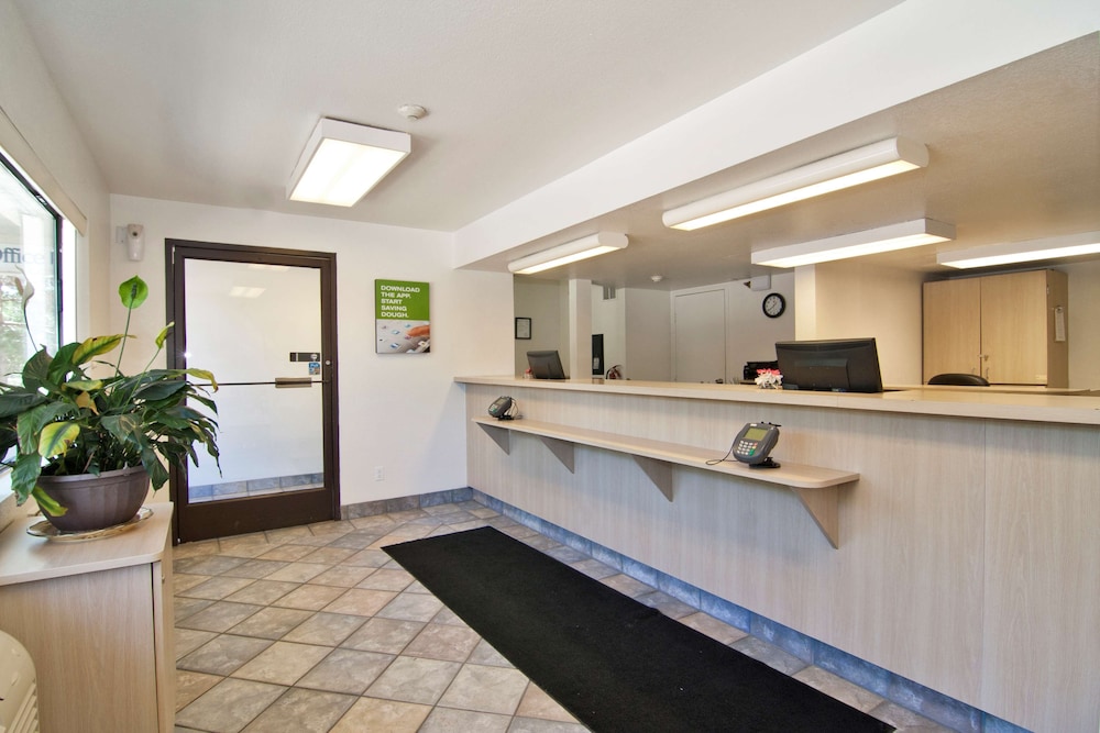 Motel 6 Roseville, MN - Minneapolis North