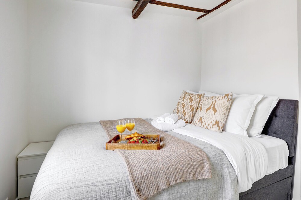 Chic 1BR Steps from Montorgueil