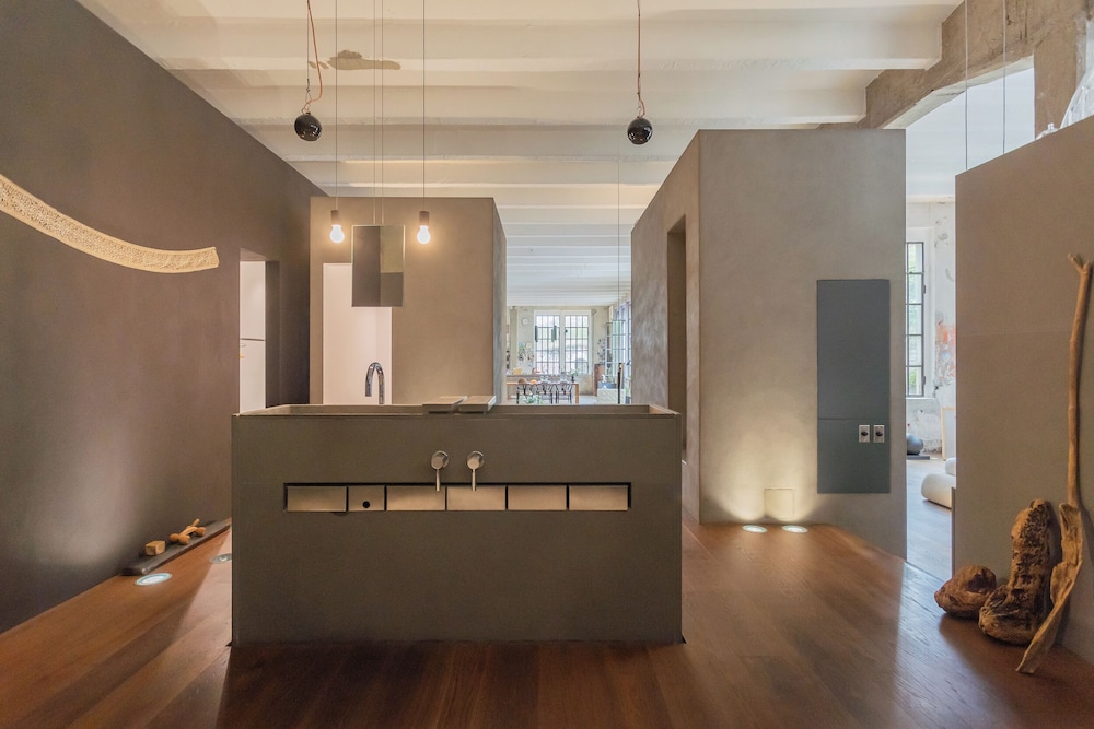 Design Loft With Private Parking by Rent all Como