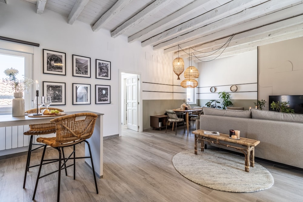 Melito - 2 Bedrooms and Office in Justicia