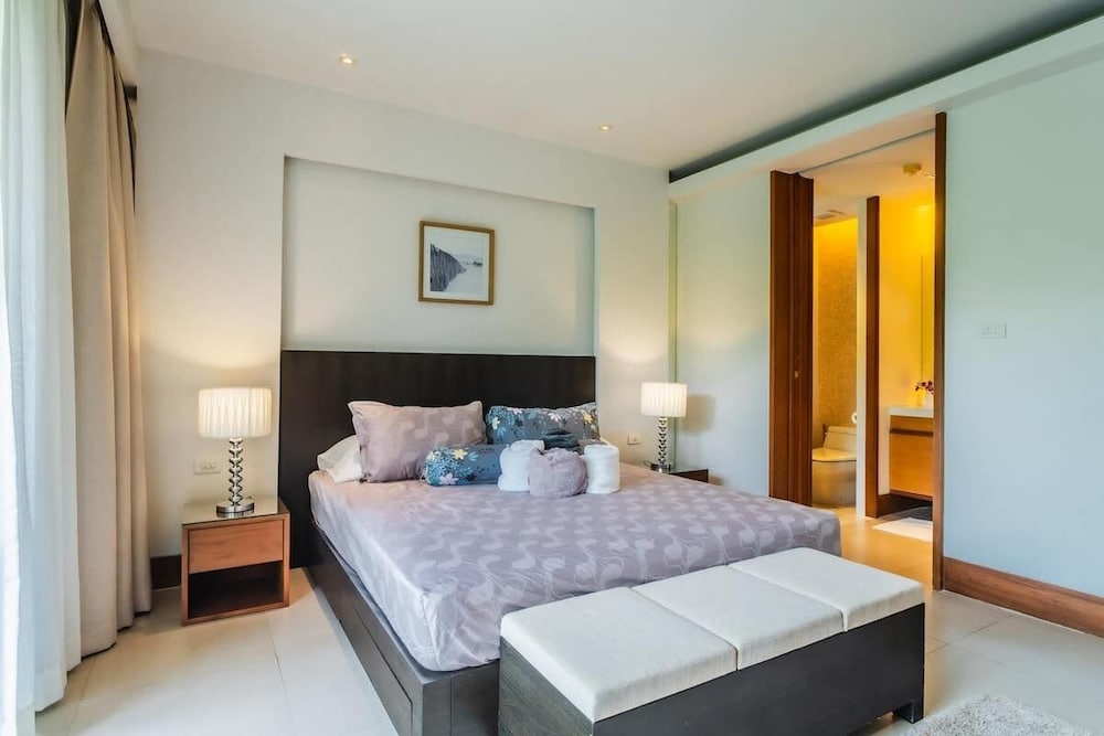 Elegant Beachfront 3BR Condo at Pearl of Naithon
