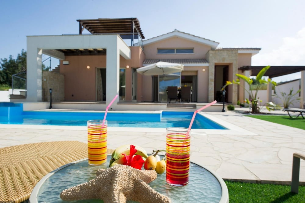Villa Thalassa Large Private Pool Walk to Beach A C Wifi Car Not Required - 2346 view 3
