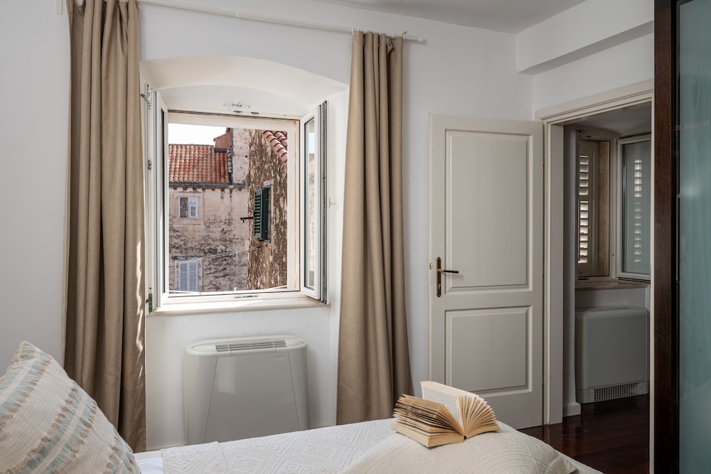 Villa Mirabilis, stunning superior villa, Dubrovnik Old Town